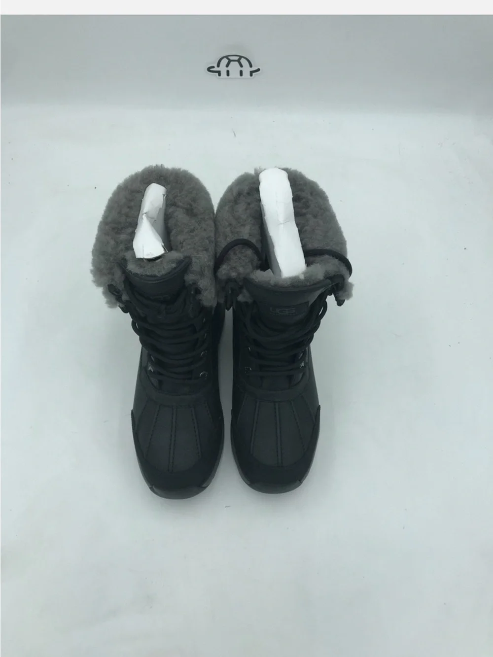 UGG Women's Adirondack Boot III Size: 6